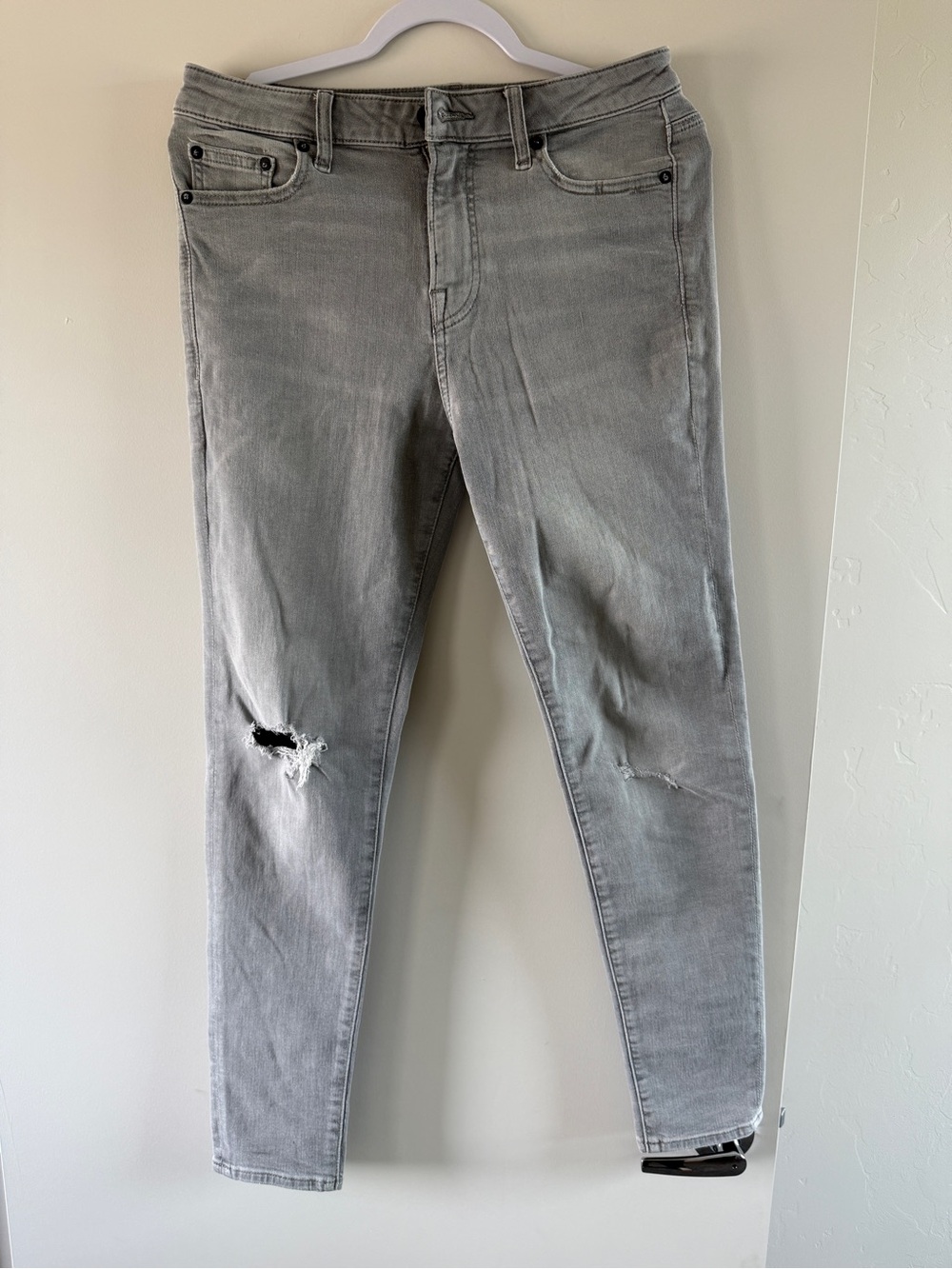 Express Men's Skinny Distressed Gray Jeans 29x32
